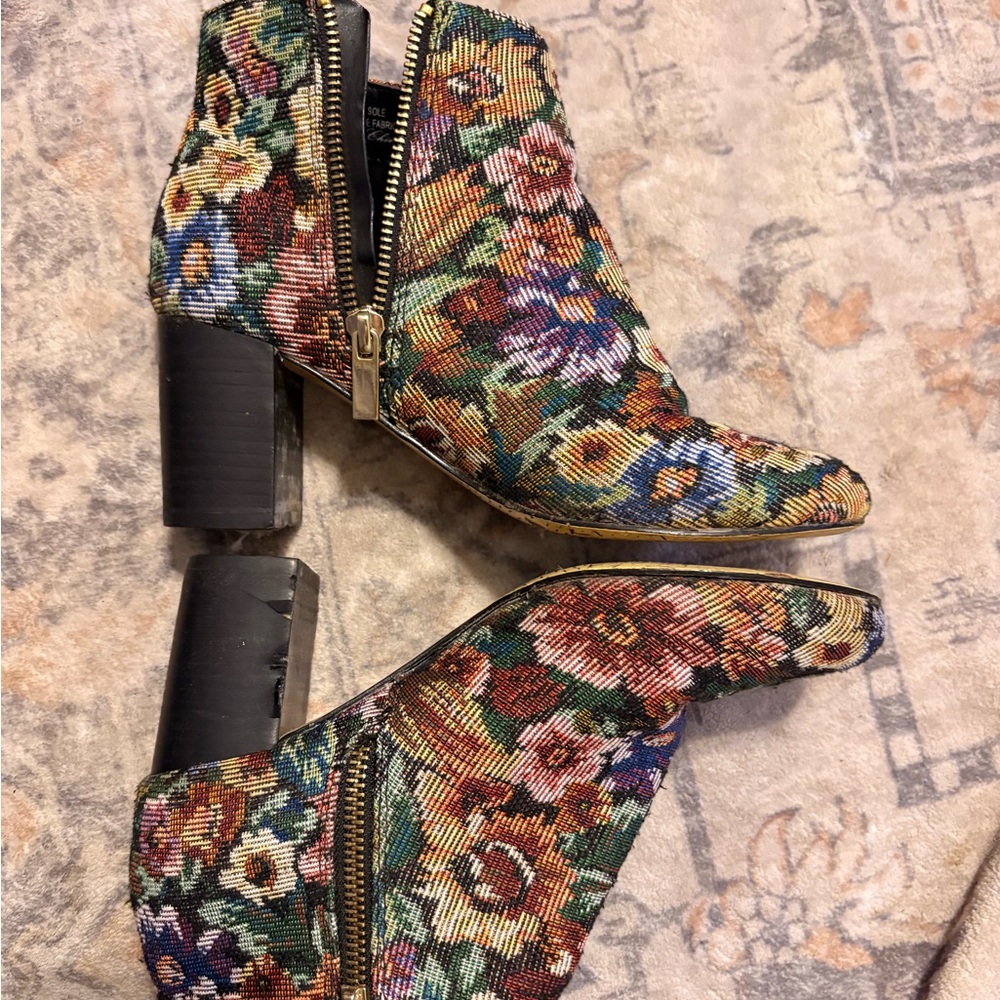 Floral Ankle Boots - Picture 4 of 4